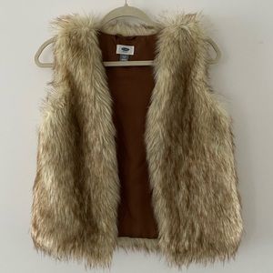 Girls sz XL Soft, Furry Vest